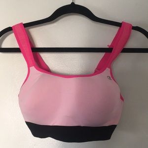 Pink champion sports bra!